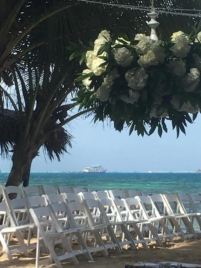 San Andrés Bugry Beach Hostel