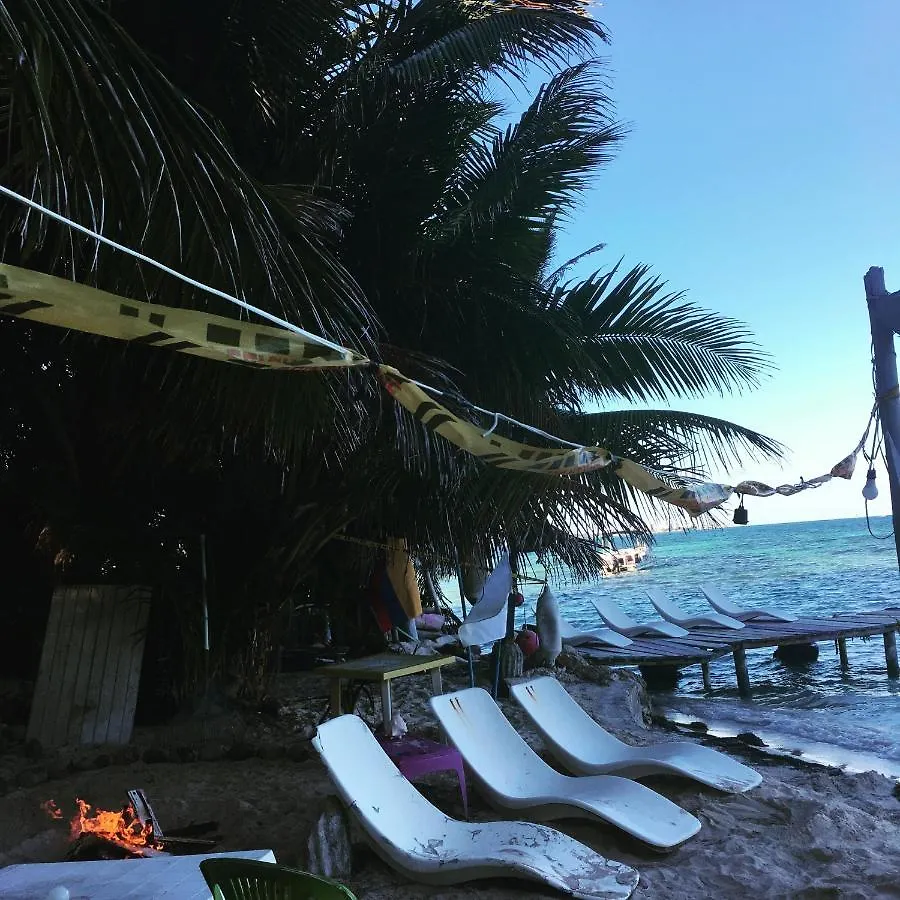 San Andrés Bugry Beach Hostel فندق مبيت وإفطار