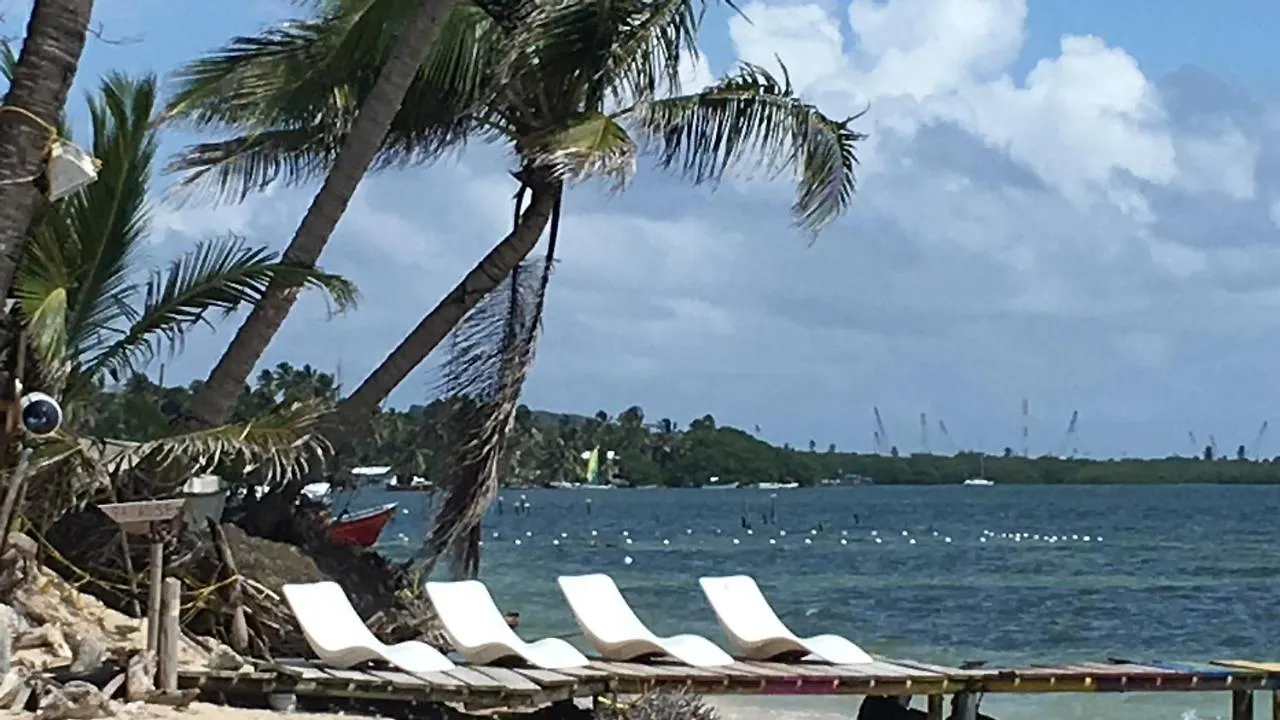 Bed & Breakfast Bugry Beach Hostel San Andrés Colombia