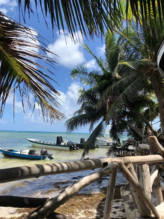 Bugry Beach Hostel San Andrés Bed & Breakfast